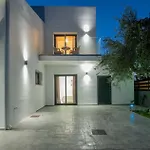 Kozakos With Private Swimming Pools Kalpaki