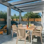 Kozakos With Private Swimming Pools Kalpaki