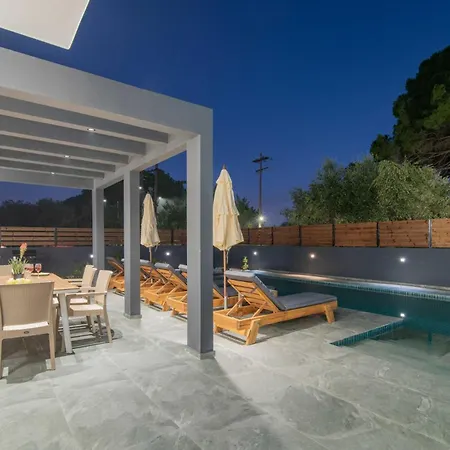 Kozakos With Private Swimming Pools Вилла *