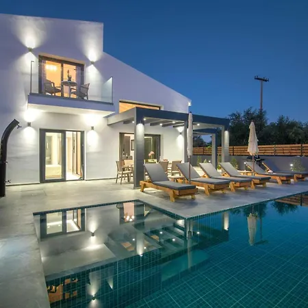 Kozakos With Private Swimming Pools