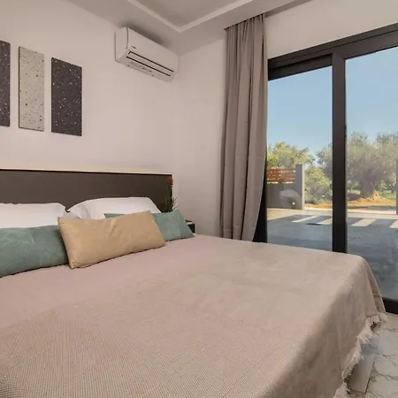 Kozakos With Private Swimming Pools Villa *