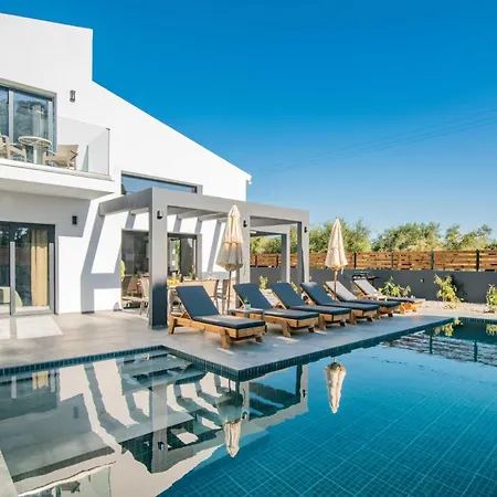 Kozakos With Private Swimming Pools Villa *