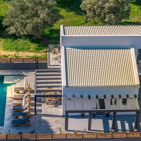 Kozakos With Private Swimming Pools Villa