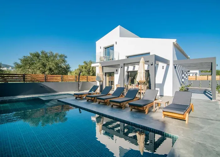 Kozakos With Private Swimming Pools 别墅