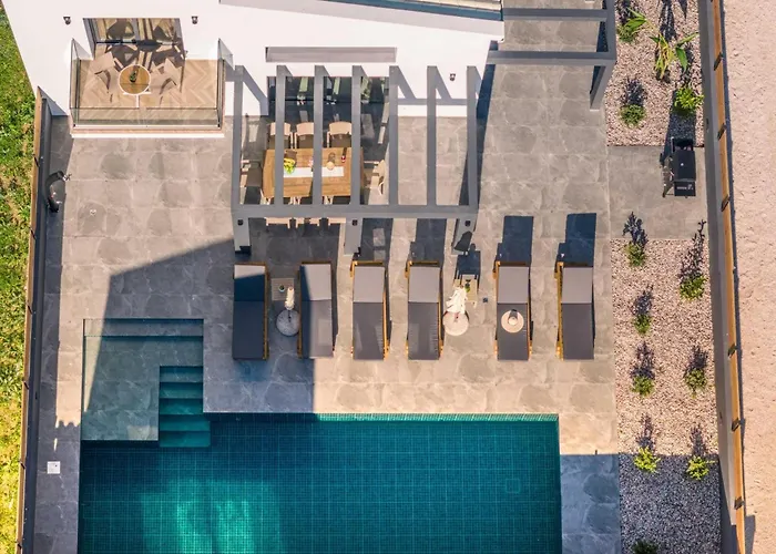 Kozakos With Private Swimming Pools