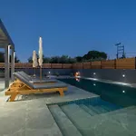 Kozakos With Private Swimming Pools *