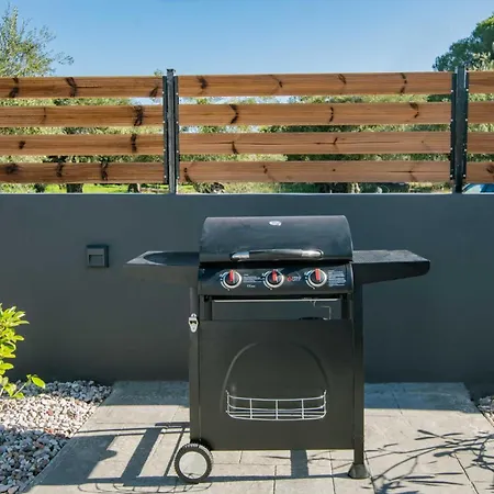 Kozakos With Private Swimming Pools *