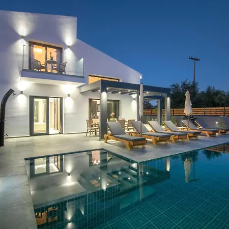 Kozakos With Private Swimming Pools