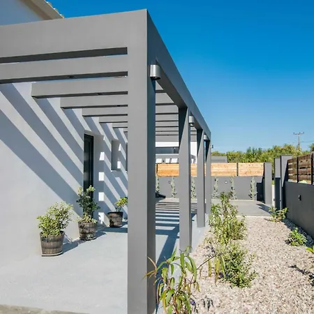וילה Kozakos With Private Swimming Pools