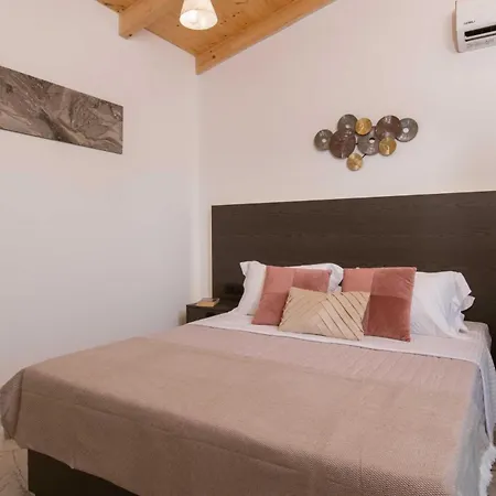Villa Kozakos With Private Swimming Pools *